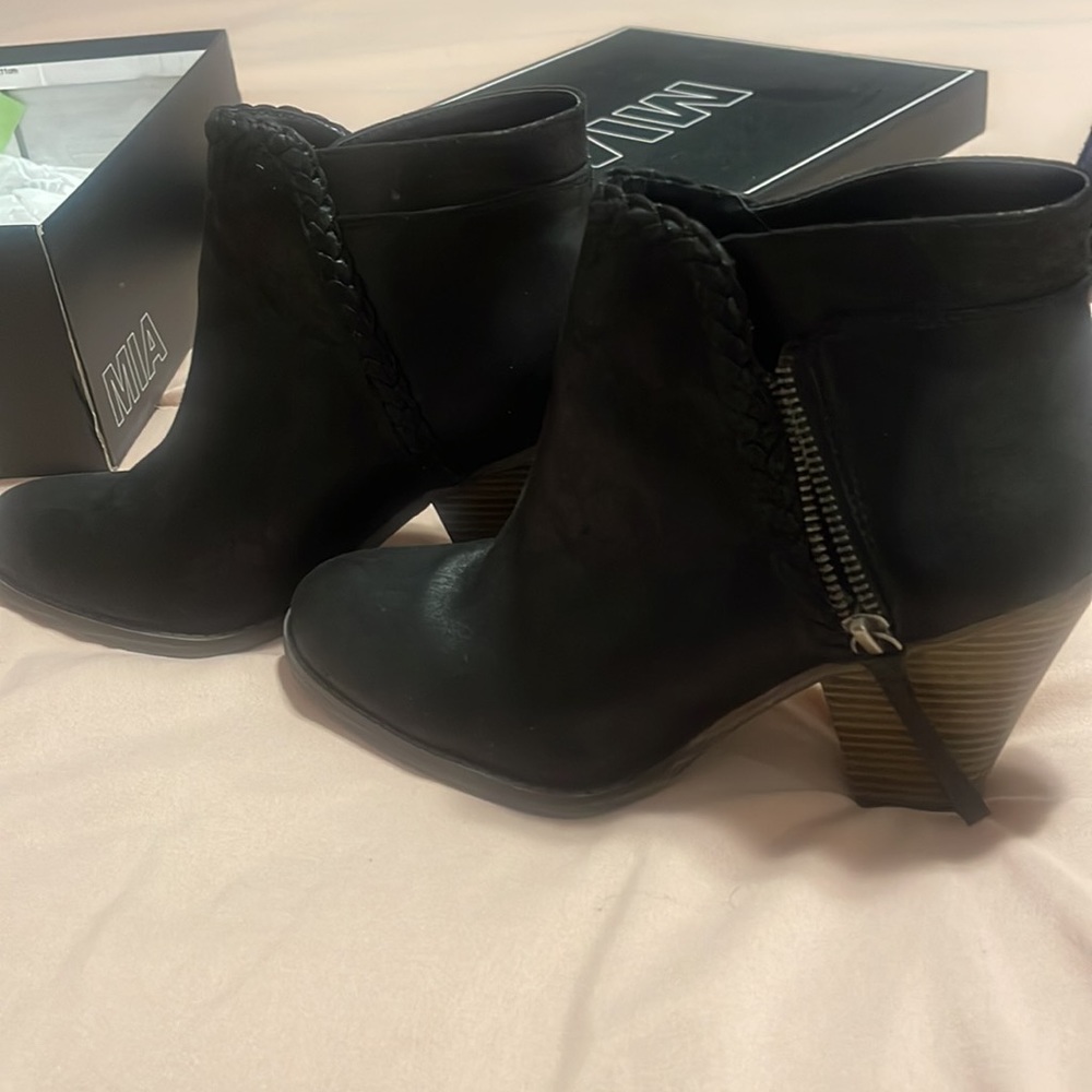Mia Black Booties